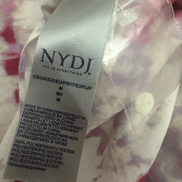 NYDJ Sleeveless Pintuck Blouse in Carnelian V Neck Button Front Size Medium NWT - Picture 7 of 8